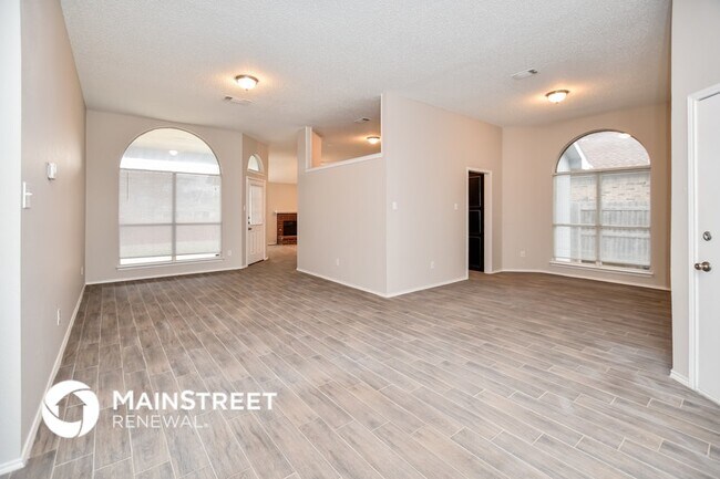 Foto del edificio - 2406 Garden Creek Dr