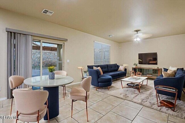 Foto del edificio - 12445 Chamberlain Dr