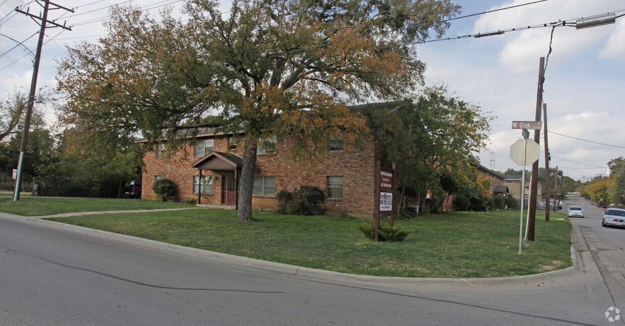 Foto principal - 2266 W Oak St