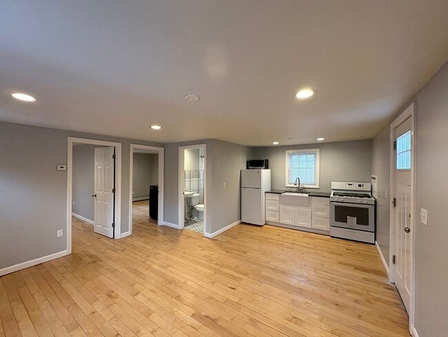 Building Photo - 154 Park Ave