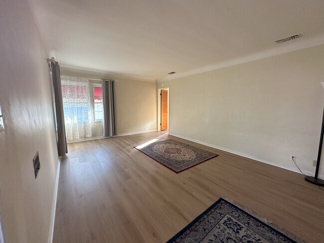 Living Room from Entry - 325 Valle Vista Ave