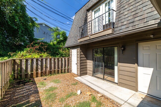 Building Photo - 9104 Woodpark Ln NW