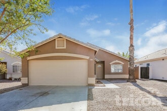 Building Photo - 857 E Saragosa St