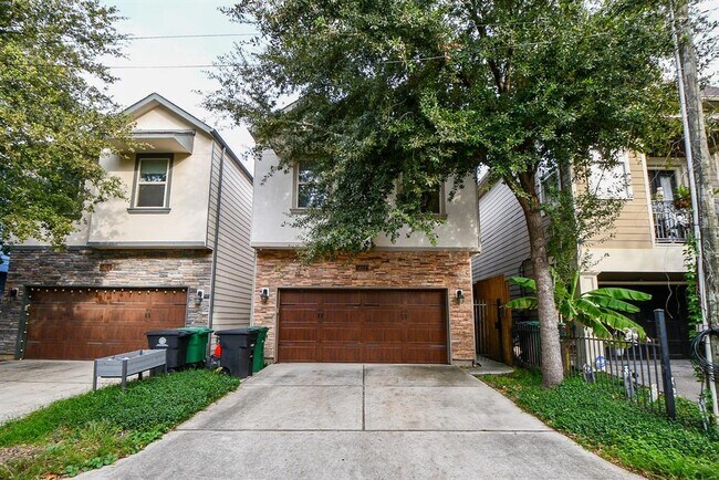Building Photo - 1422 Dian St