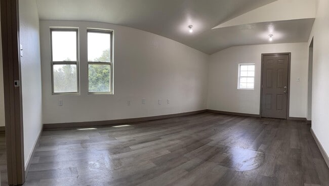 Building Photo - 2313 Vineyard Creek Rd