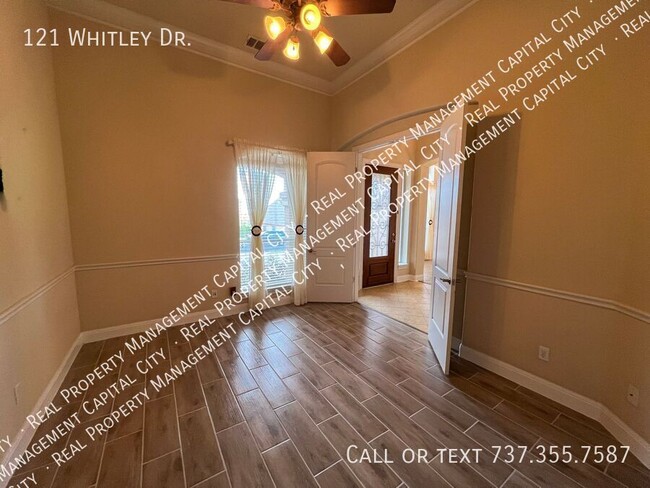 Foto del edificio - 121 Whitley Dr