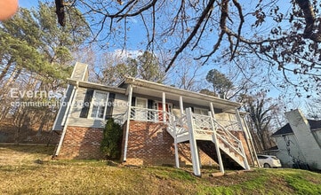 Building Photo - 1050 Independence Ct