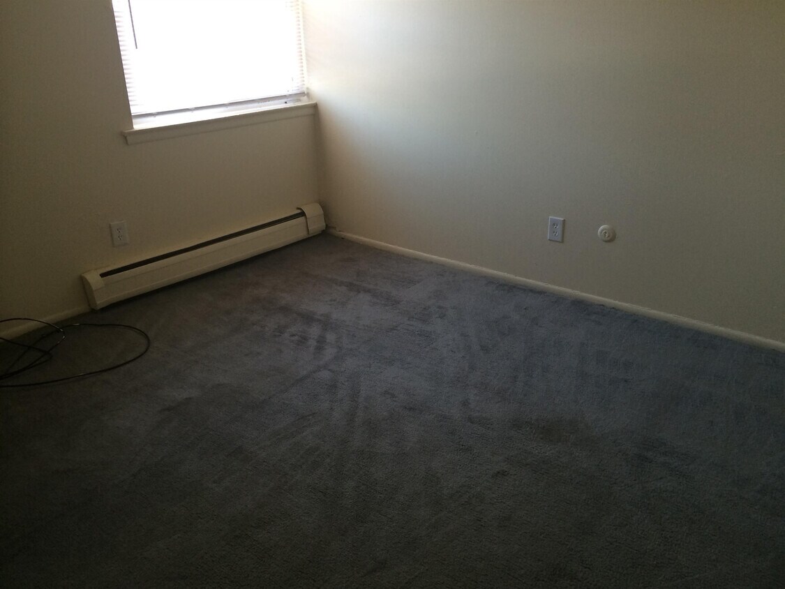 19086 Chapel St Unit 8, Detroit, MI 48219 Room for Rent in Detroit