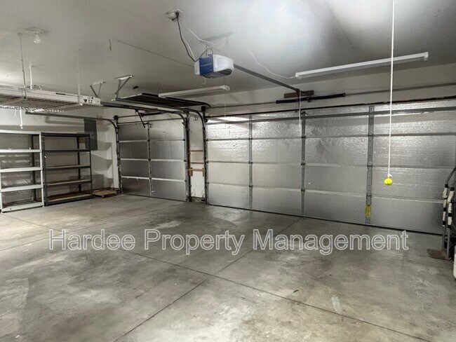 Building Photo - 2252 N Oconner Ave