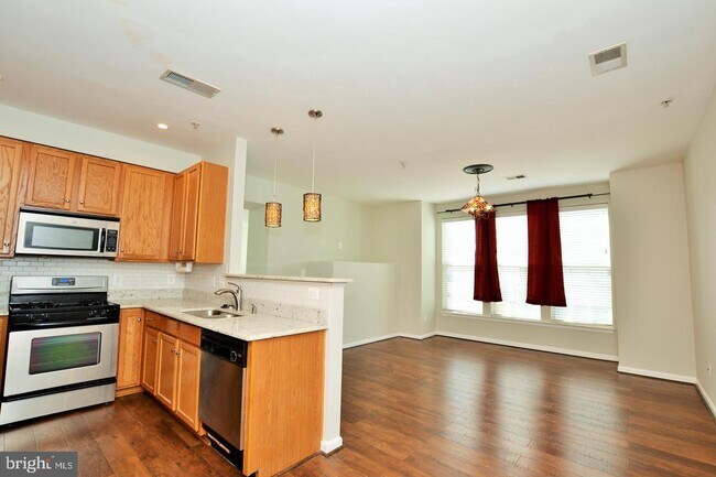 Building Photo - 43048 Zander Terrace