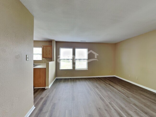 Foto del edificio - 944 Stonehurst Dr