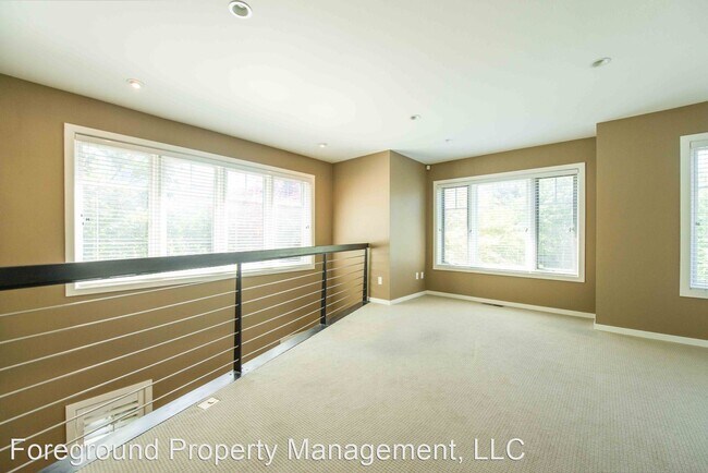 Foto del edificio - 1200 Bellevue Way NE
