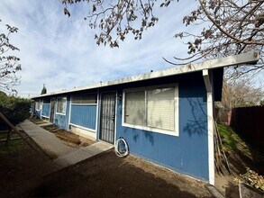 Building Photo - 411 S 6th Ave