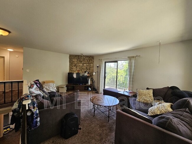 Foto del edificio - 146 Yank Way