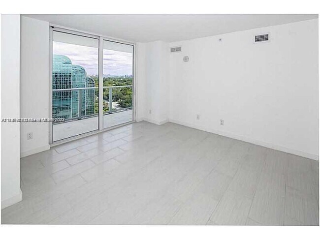 Foto del edificio - 4250 Biscayne Blvd