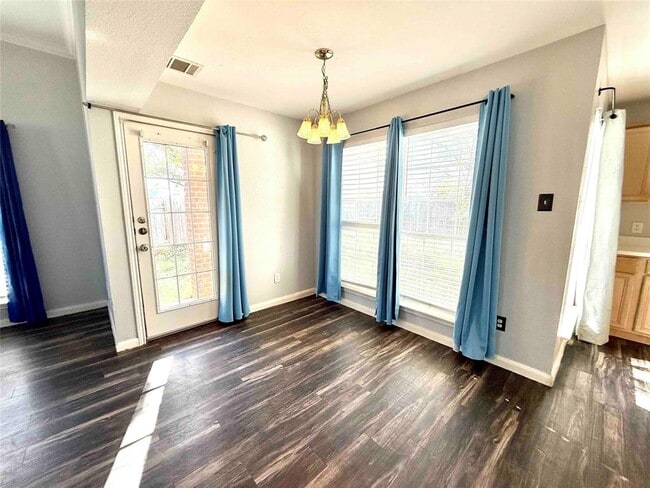 Building Photo - 1005 Tamra Cove