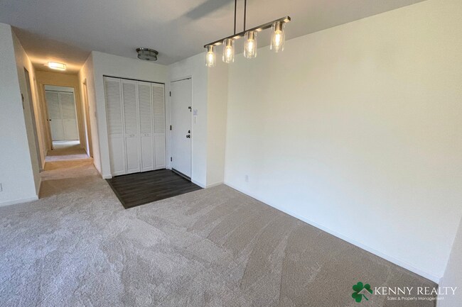 Foto del edificio - Remodeled 3BR Condo with Large Deck, Park Views & Resort-Style Amenities in Foster City