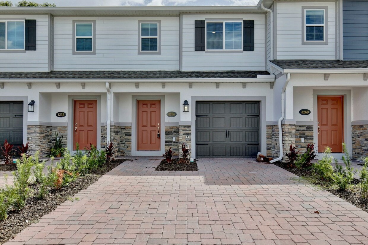 Brand-New 3/2.5 Modern Townhome in Gated T... - Brand-New 3/3 Modern Townhome in Gated Tys...