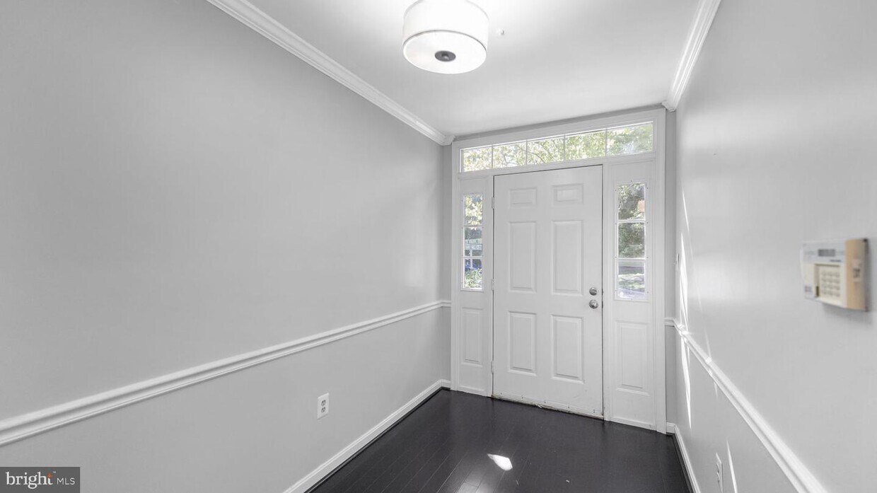 Foto principal - 5501 Whitley Park Terrace