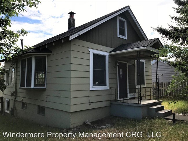 Building Photo - 1 br, 2 bath House - 203 E 14th St