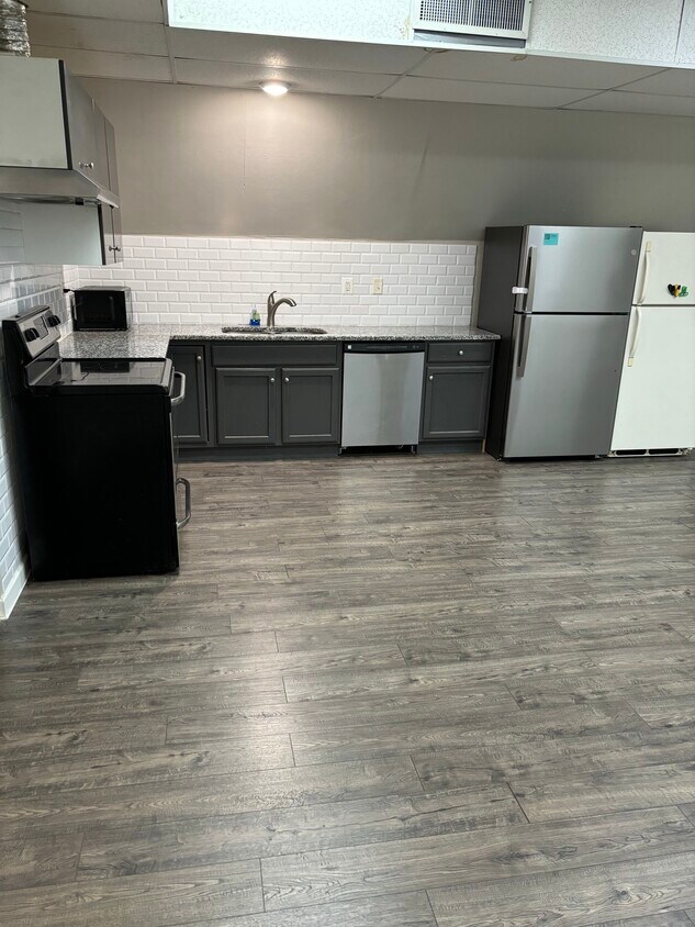 355 W McMillan St Unit 2nd Floor W McMillan, Cincinnati, OH 45219 Apartments in Cincinnati, OH