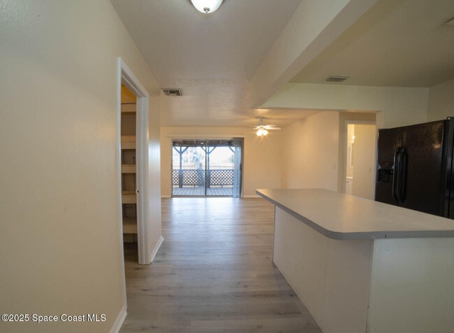 Foto del edificio - 950 Alford St