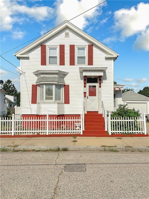 Primary Photo - 93 Hall St