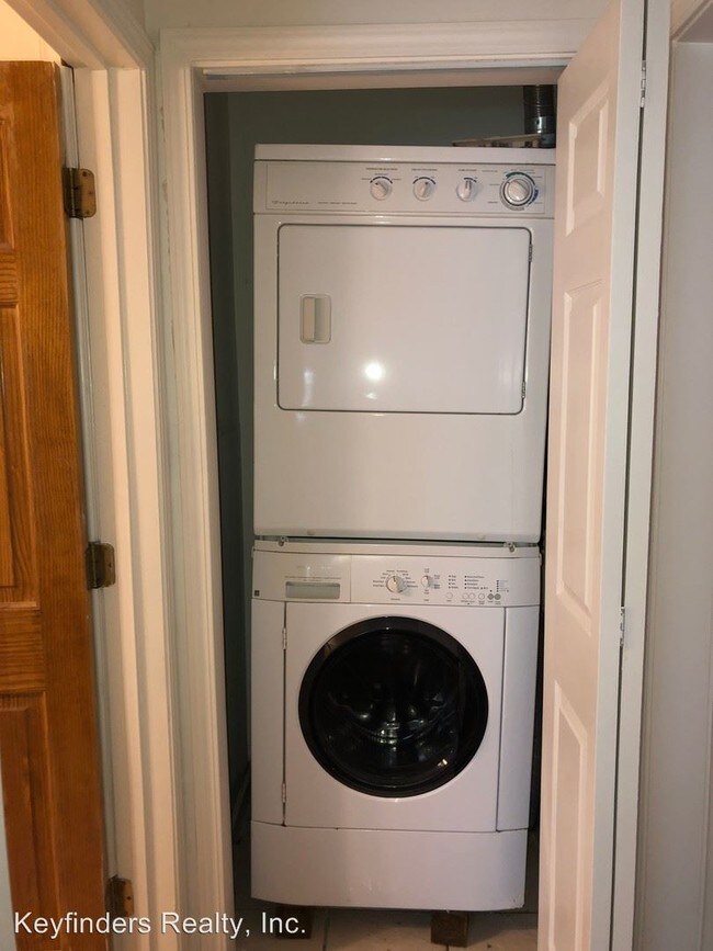 Foto del edificio - 2 br, 2 bath House - 4264 Oxford Ave. #2