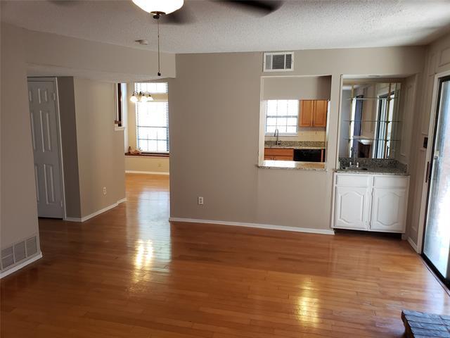 Foto del edificio - 100 Saddle Rock Ct