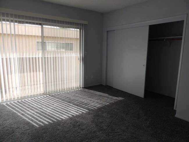 Upstairs Bedroom/Balcony - 6250 Morse Ave