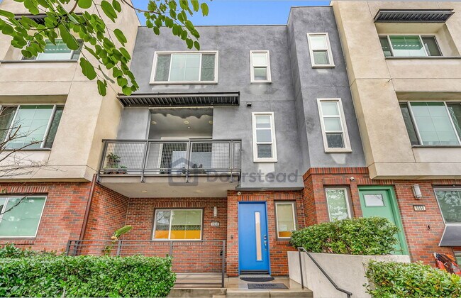 Foto del edificio - 1536 W Cameron Ave
