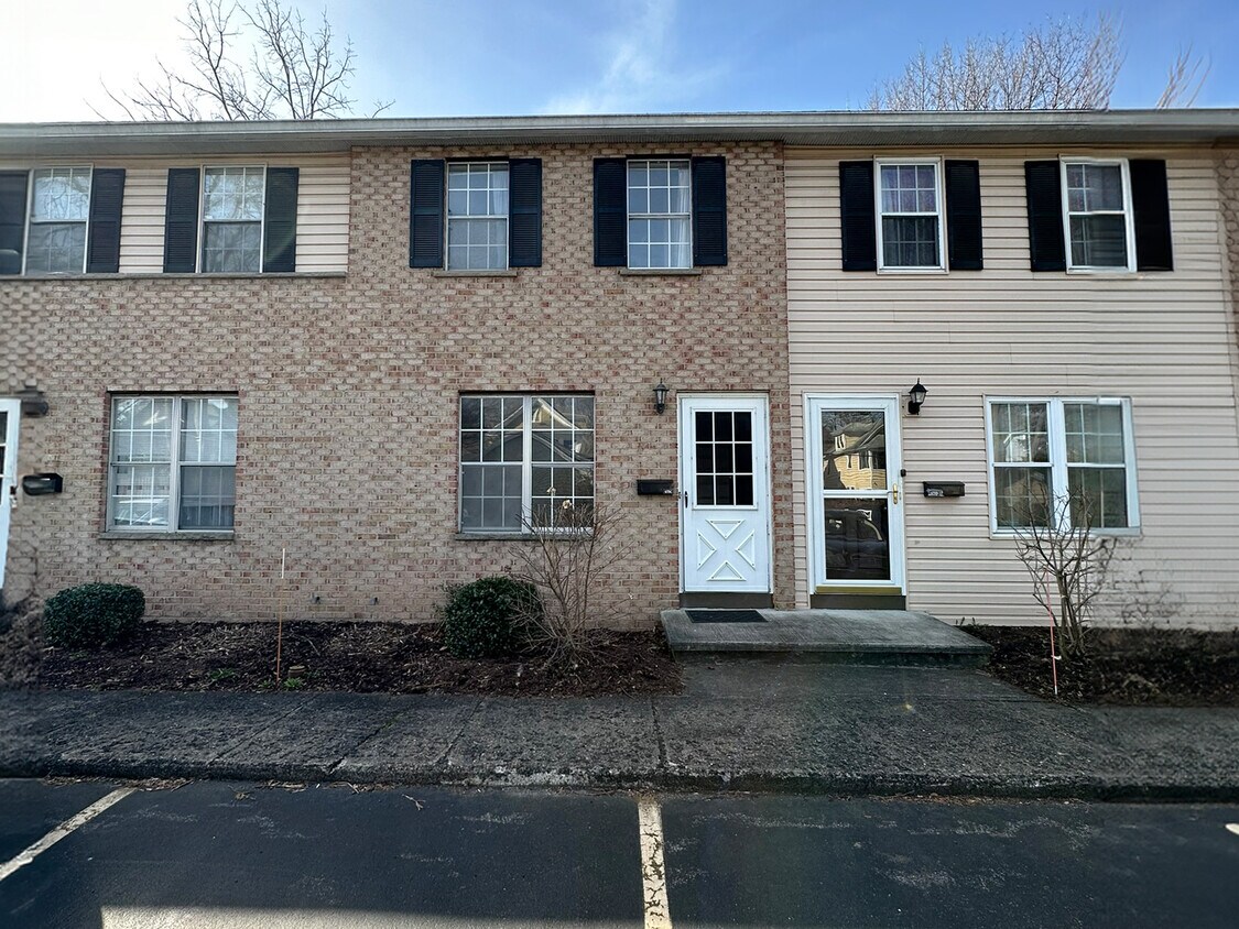 1078C Mt Hope Ave Unit UN21, Rochester, NY 14620 Condo for Rent in