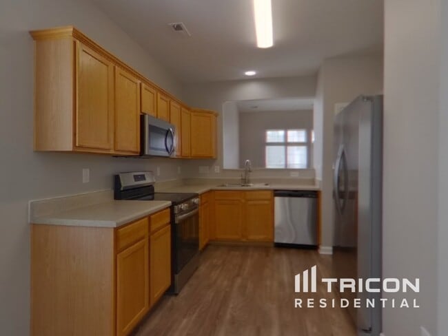 Building Photo - 13605 Waterplace Ln