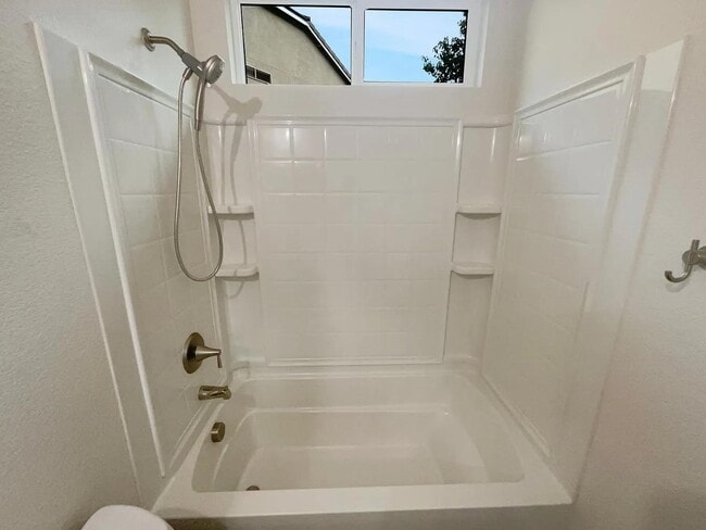 Foto del edificio - 1672 Lombard Ln