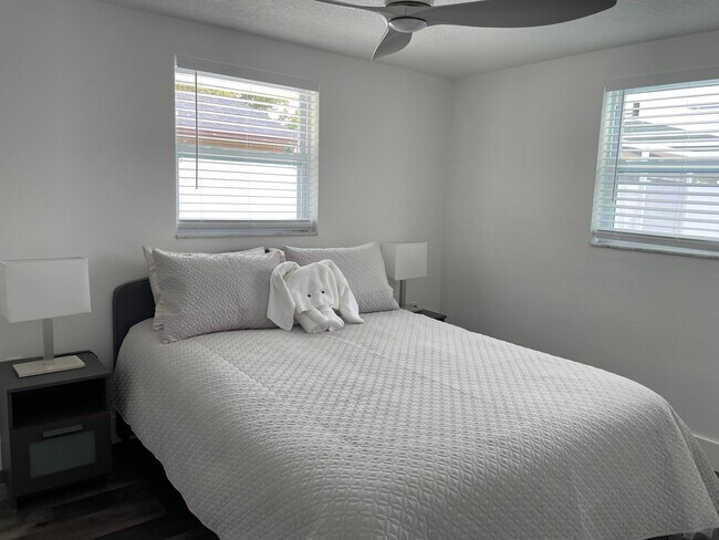 Bedroom 2 - 5850 Elkhorn Blvd
