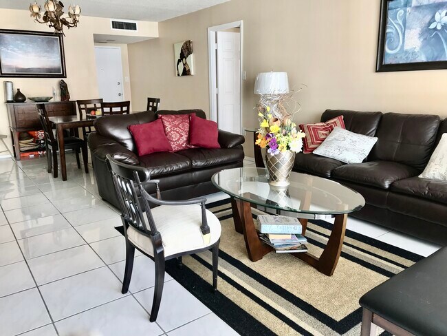 Building Photo - 18041 Biscayne Blvd