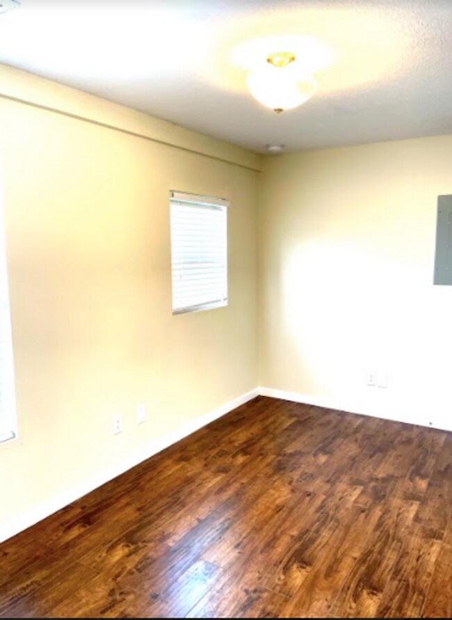 Foto del edificio - 1 Bedroom Apartment