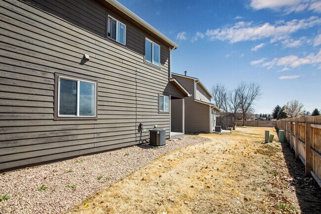 Foto del edificio - Look & Lease Special – $200 Off First Month! 3 bedroom, 1.5 Bath Townhome, Available Early June!