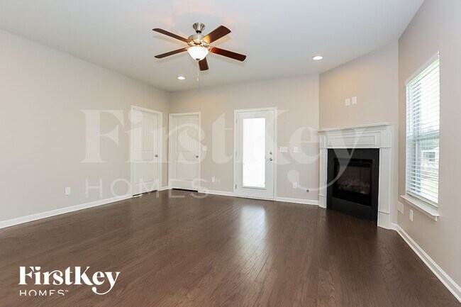 Building Photo - 908 Carnation Dr