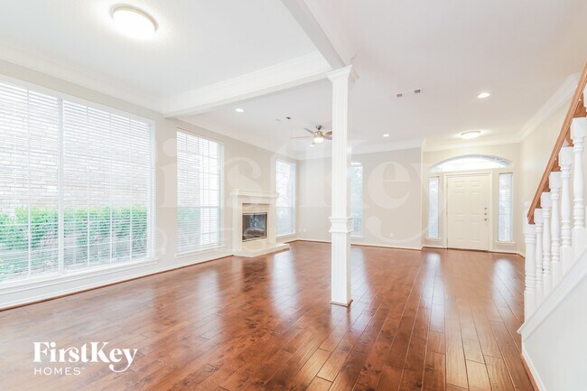 Foto del edificio - 3152 Bourbon St Cir