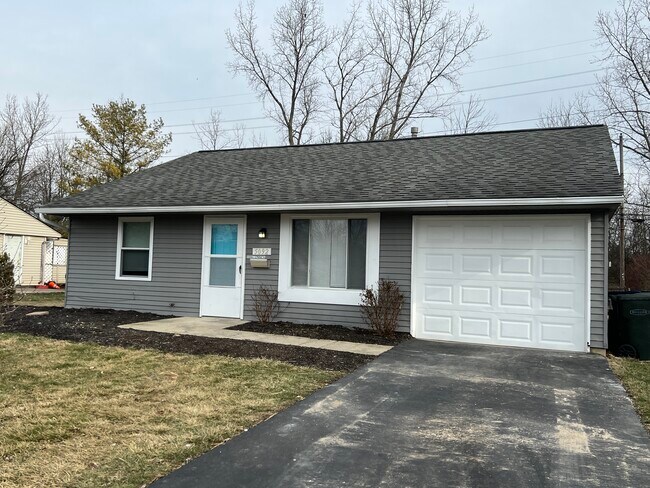 Building Photo - 5092 Drivemere Rd