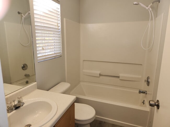 Building Photo - Ridgeview @ Stetson Hills- Newly remodeled 3 bedroom