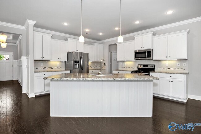 Foto del edificio - 207 Blackwood Dr NW