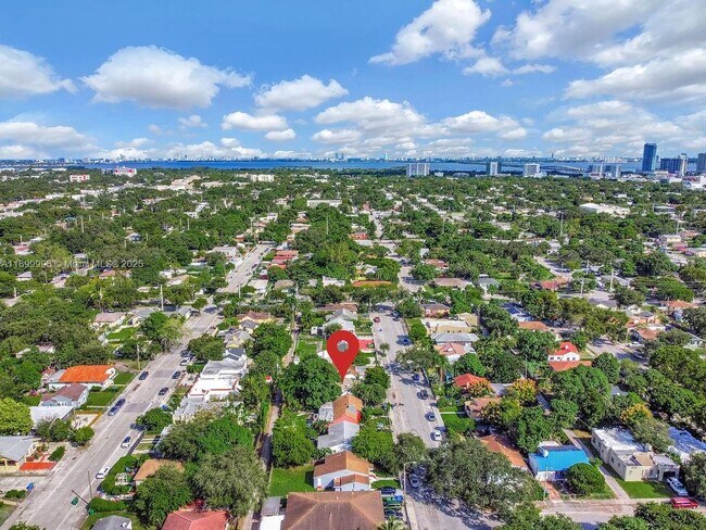 Foto del edificio - 547 NW 49th St