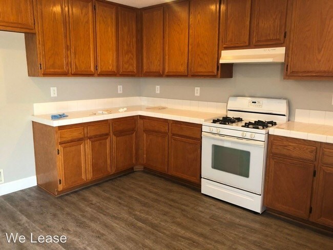 Building Photo - 4 br, 2.5 bath House - 917 Newport Court