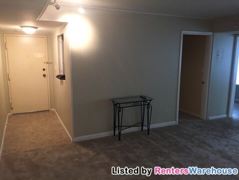 Building Photo - 9641 Whiteacre Rd