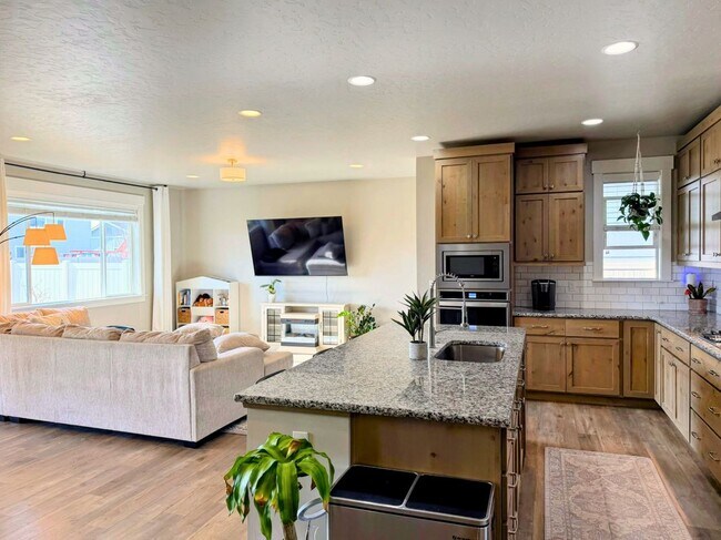 Foto del edificio - 1343 E Fort Erie St