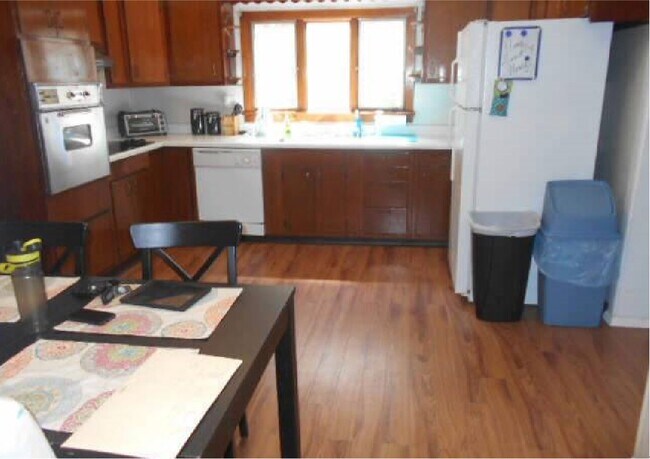 Foto del edificio - 130 Ridgeway St