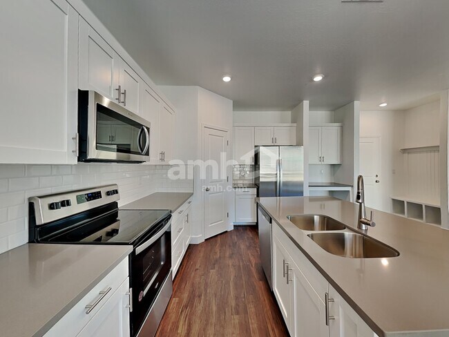 Foto del edificio - 17164 W Townley Ave