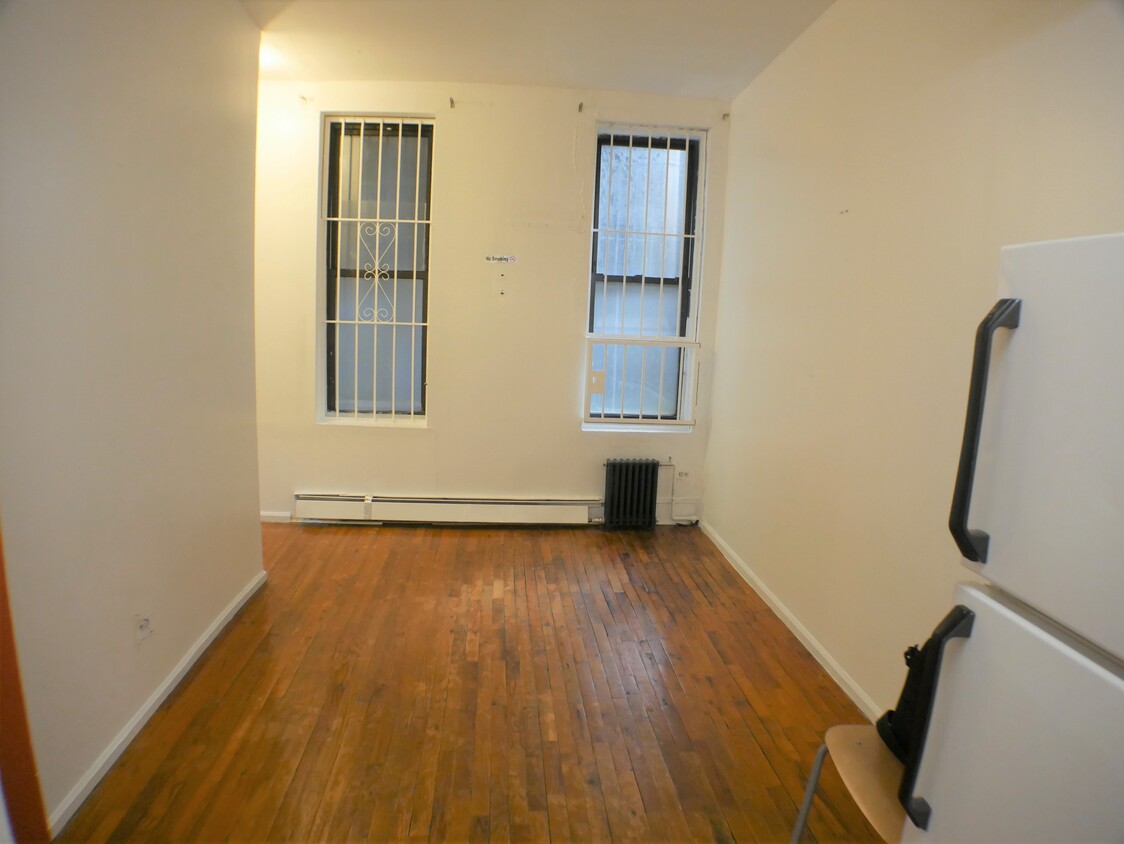 Foto principal - 370 W 52nd St